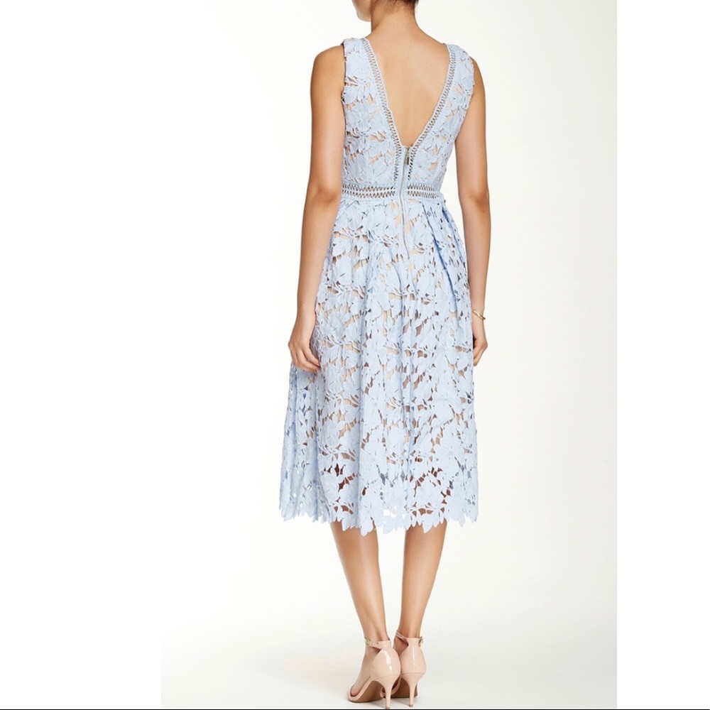 Romeo & Juliet Couture Blue lace medium midi dress